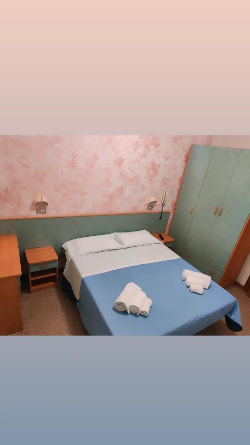 Hotel Gioiella Rimini Bagian luar foto
