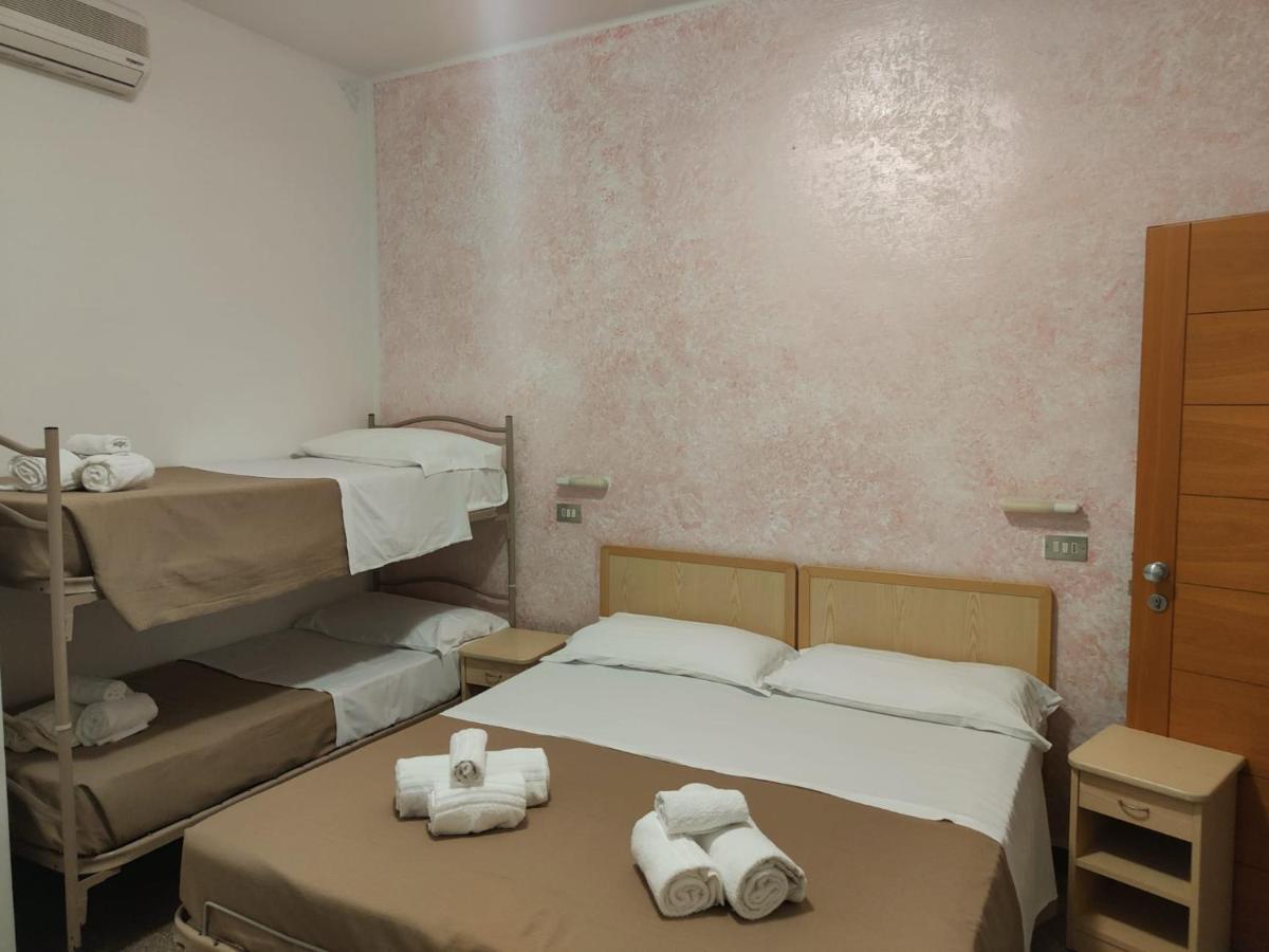 Hotel Gioiella Rimini Bagian luar foto