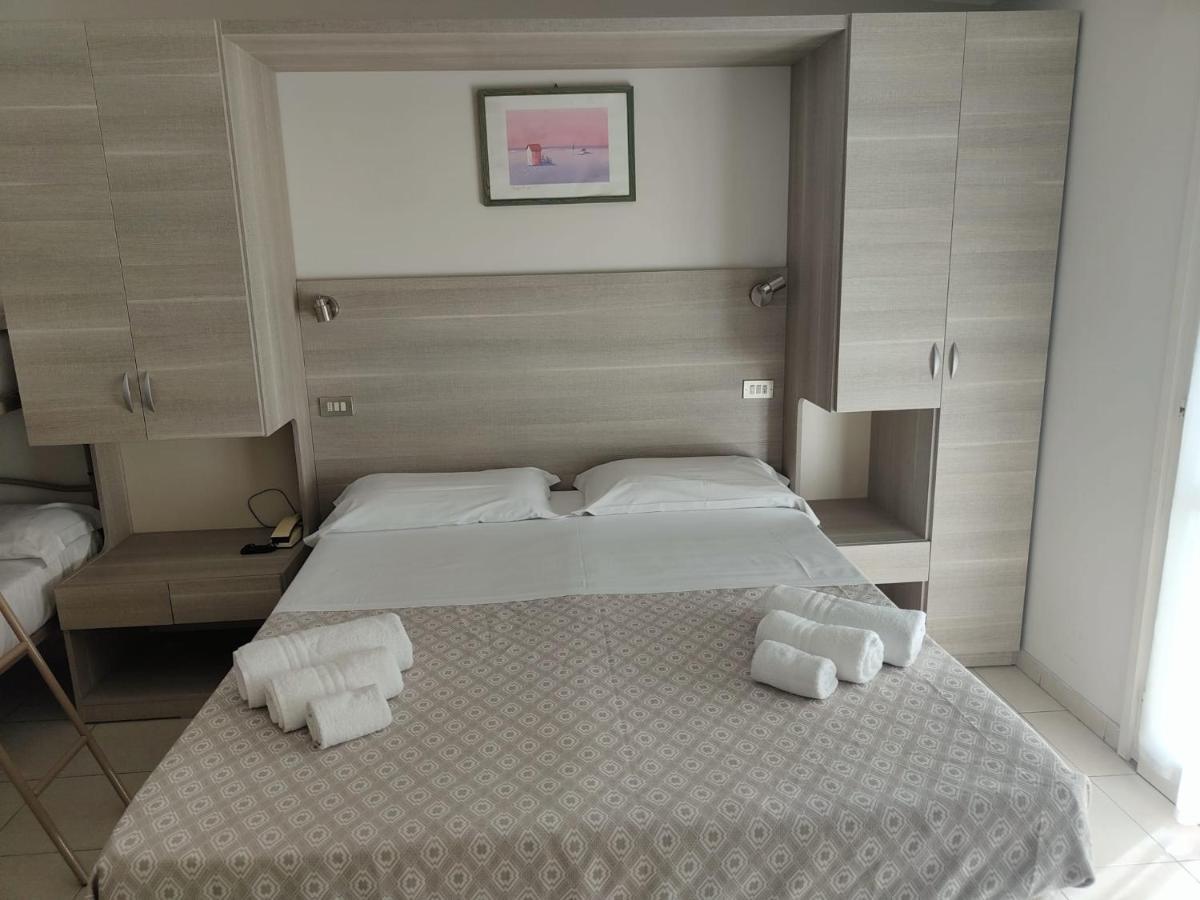 Hotel Gioiella Rimini Bagian luar foto