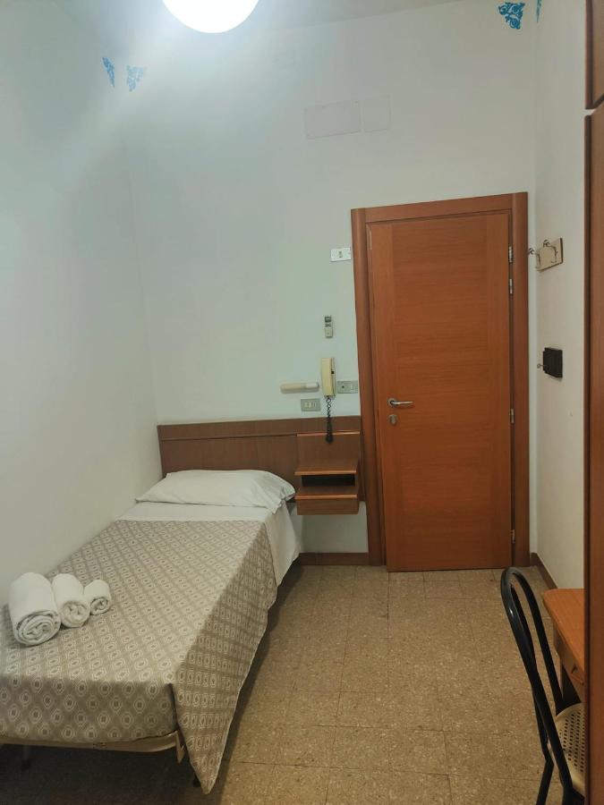 Hotel Gioiella Rimini Bagian luar foto